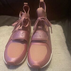 Woman’s athletic Puma shoes size US 8 . Brand new without box